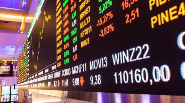 Bitcoin Under Pressure as Traders Prepare for Potential Sell-Off