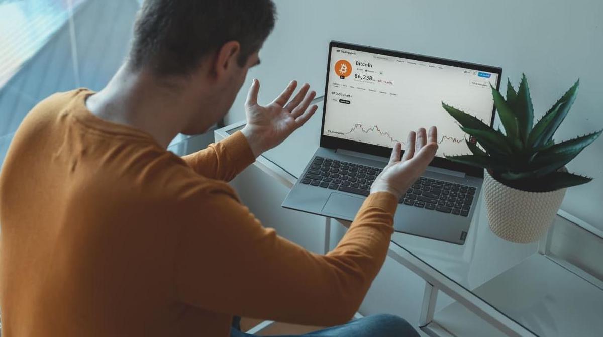 Featured image for Crypto Expert Warns Bitcoin Could Slide to $66,900