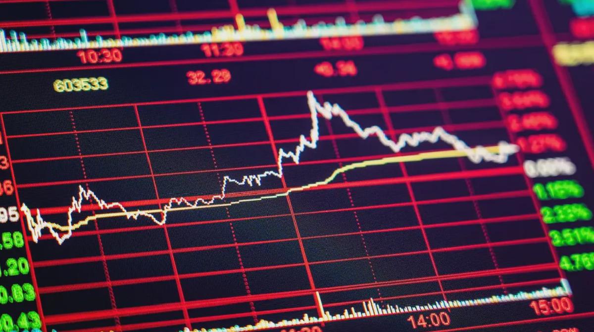 Featured image for Bitcoin Veterans Suppress Price with This Invisible Strategy