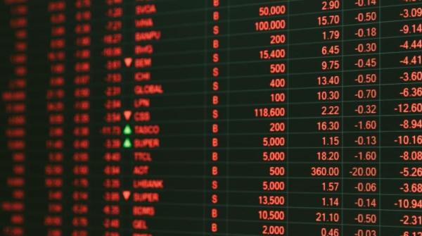 Crypto Radar: Sharp Price Swings Spark Panic in the Market