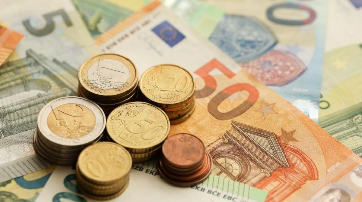 Featured image for Savings Buffers Grow for Millions of Dutch, But Is It Enough?