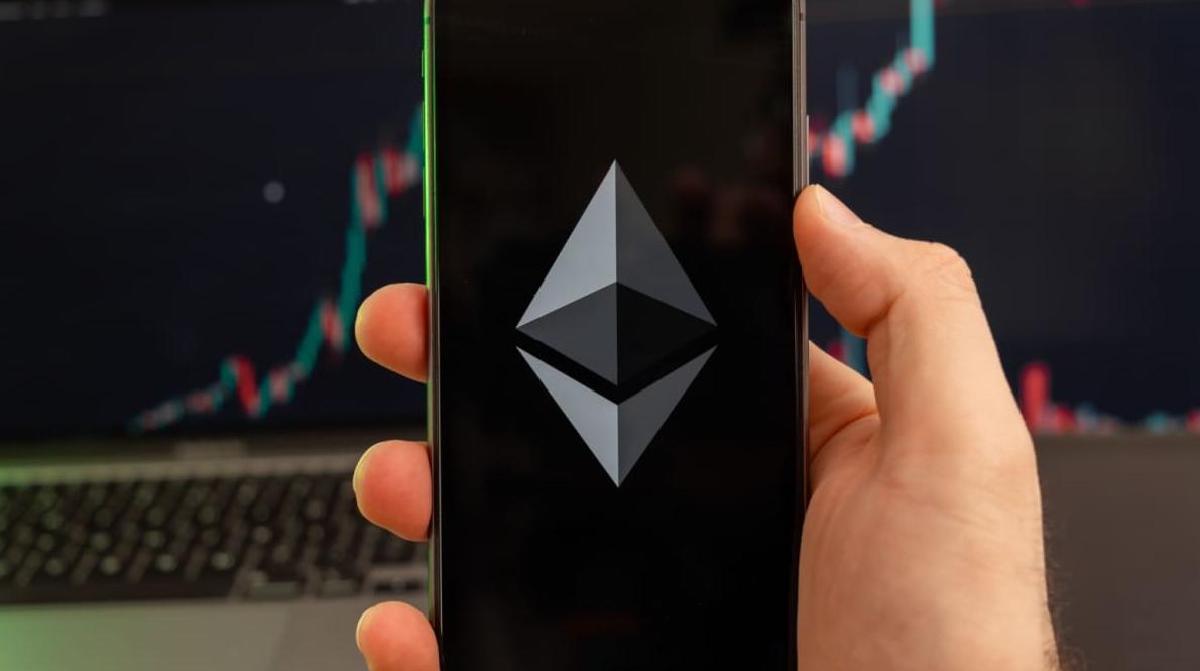 Featured image for Pause or Crash? Ethereum at a Crossroads, But This Must Happen First