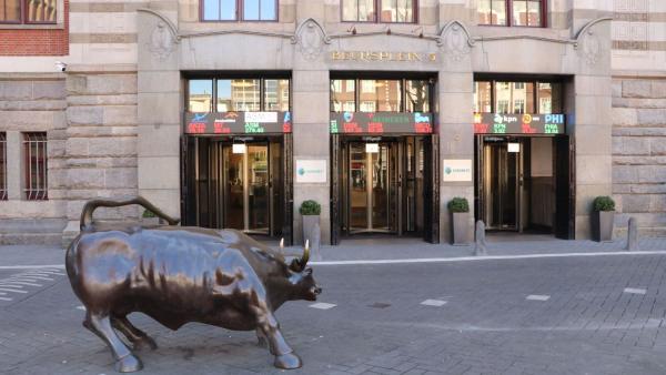 From Wall Street to Crypto: Broad Market Panic Hits AEX