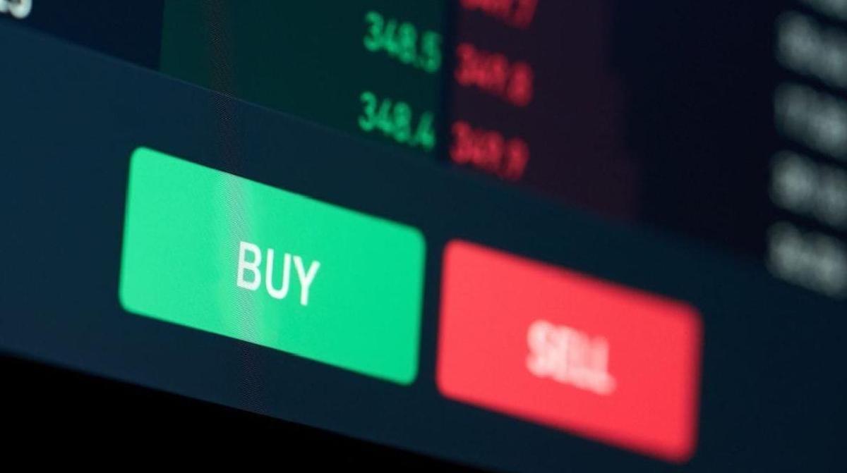 Featured image for While Crypto Market Declines, Whales Accumulate These Unexpected Coins