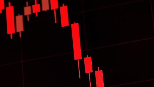 Worldcoin Price Plunges: What's Behind the Drop?