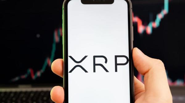 XRP Jumps 10% and Beats Bitcoin on Wall Street: What's Going On?